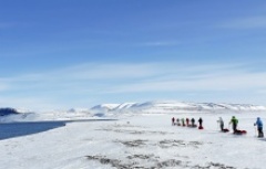 cross country skiing expedition through the winter wilderness of Spitzbergen
